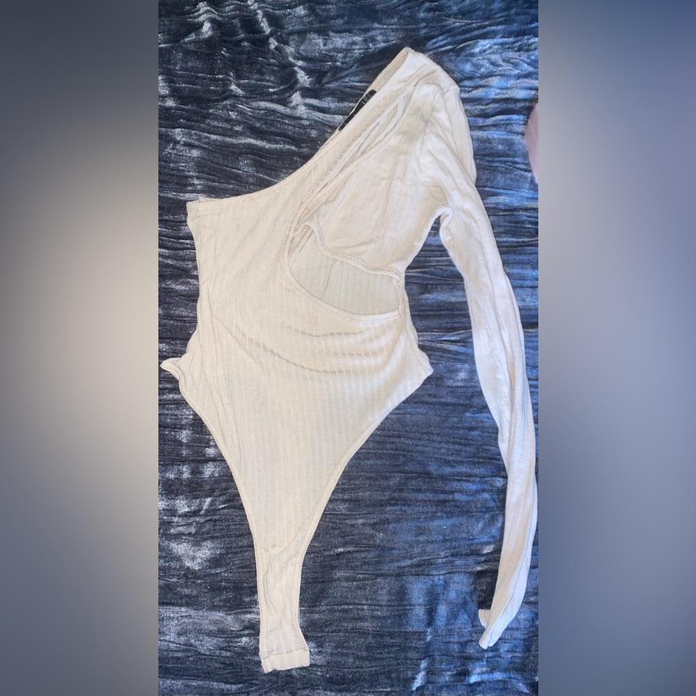 Women’s one sleeve body suit